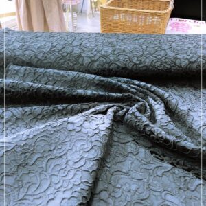 leicht gestretchter Viscosejacquard eines ital. Modelabels