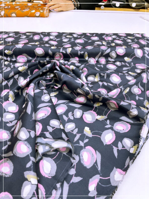 bedruckte elastische Viscose eines deutschen Modelabels