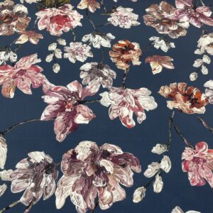 gemusterter, gestretchter Seidencrepe eines ital. Modelabels