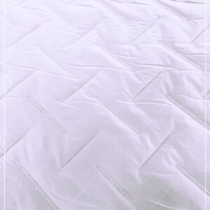 softiger Steppstoff, gefüttert mit Volumenvlies und Futter auf der Innenseite , neu aus Italien