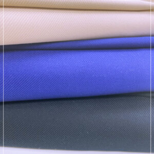 gestretchter weicher Gabardine eines deutschen Modelabels