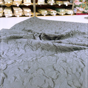 gestretchter Viscosejacquard eines ital. Modelabels