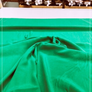 feiner Seide-Viscose Kleider- Blusenstoff eines deutschen Modelabels