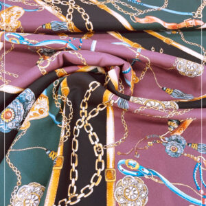 bedruckter, gestretchter Seidencrepe eines ital. Modelabels