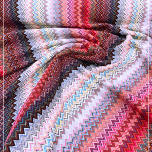 Strickstoff mit dem bekannten Zickzackmuster, neu aus Italien
