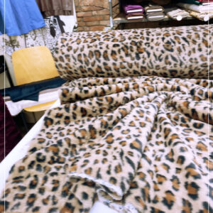 FakeFur mit stylischem Leomuster